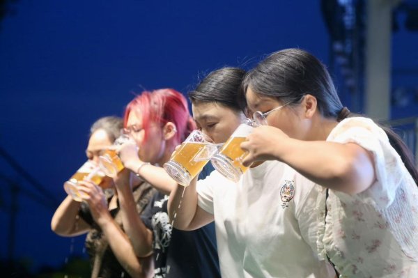 配资合作网 “水上乐园”与“夜经济”双轮驱动&#32;在丰富多彩的“五夜”中感受夏日魅力